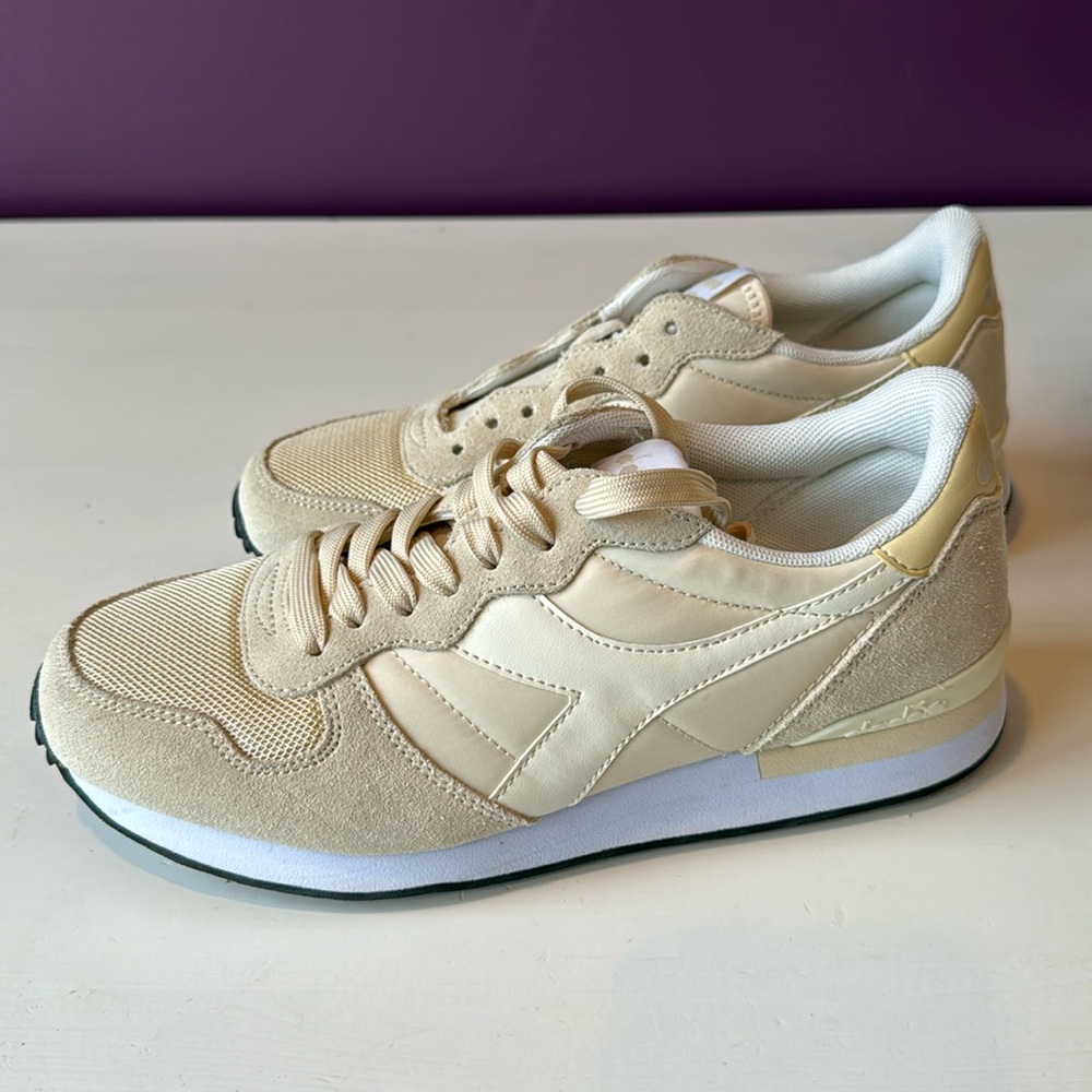 Diadora Camaro Cream/White Men’s 7 / Women’s 8.5